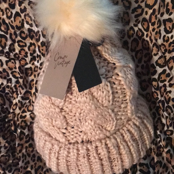Offers Welcomed!! Women’s toboggan with a faux fur top NWT!!! - Picture 2 of 4